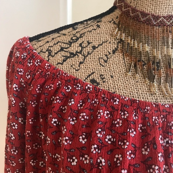 💗 3/$15 BAND OF GYPSIES boho off the shoulder top - Picture 2 of 8